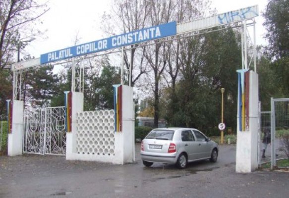 Elevii constănţeni se reunesc la Palatul Copiilor